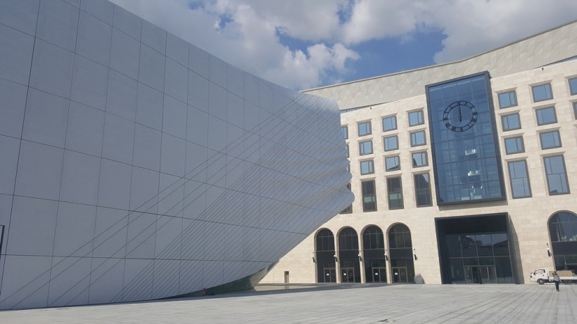 794f244daeb461927e7cb9e4a6d4e757_1538116